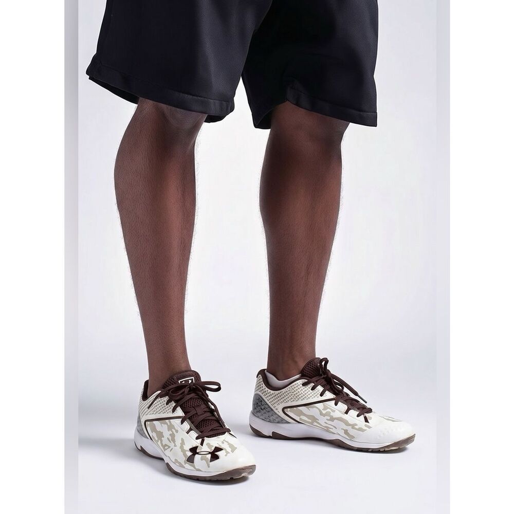 UNDER ARMOUR CLEATS - Picture 2 of 8